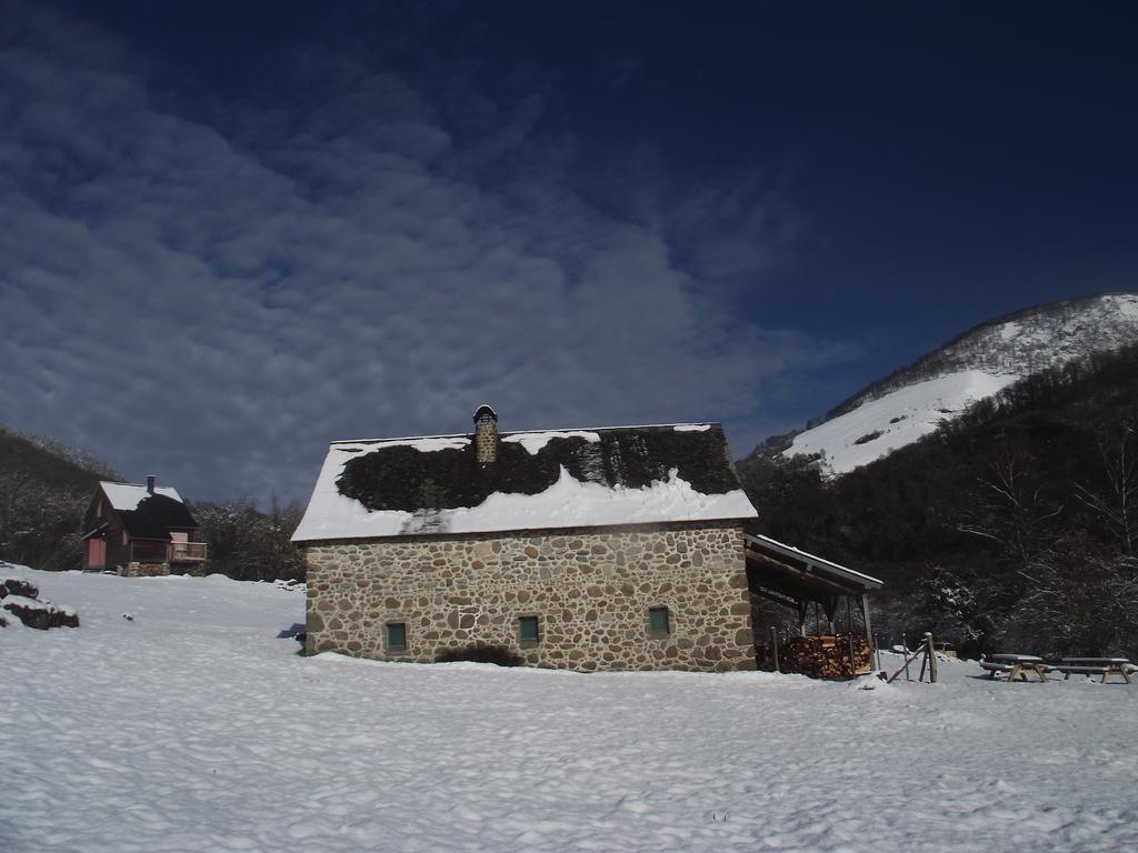 Les Chalets De La Foret D'Issaux Osse-en-Aspe Pokój zdjęcie