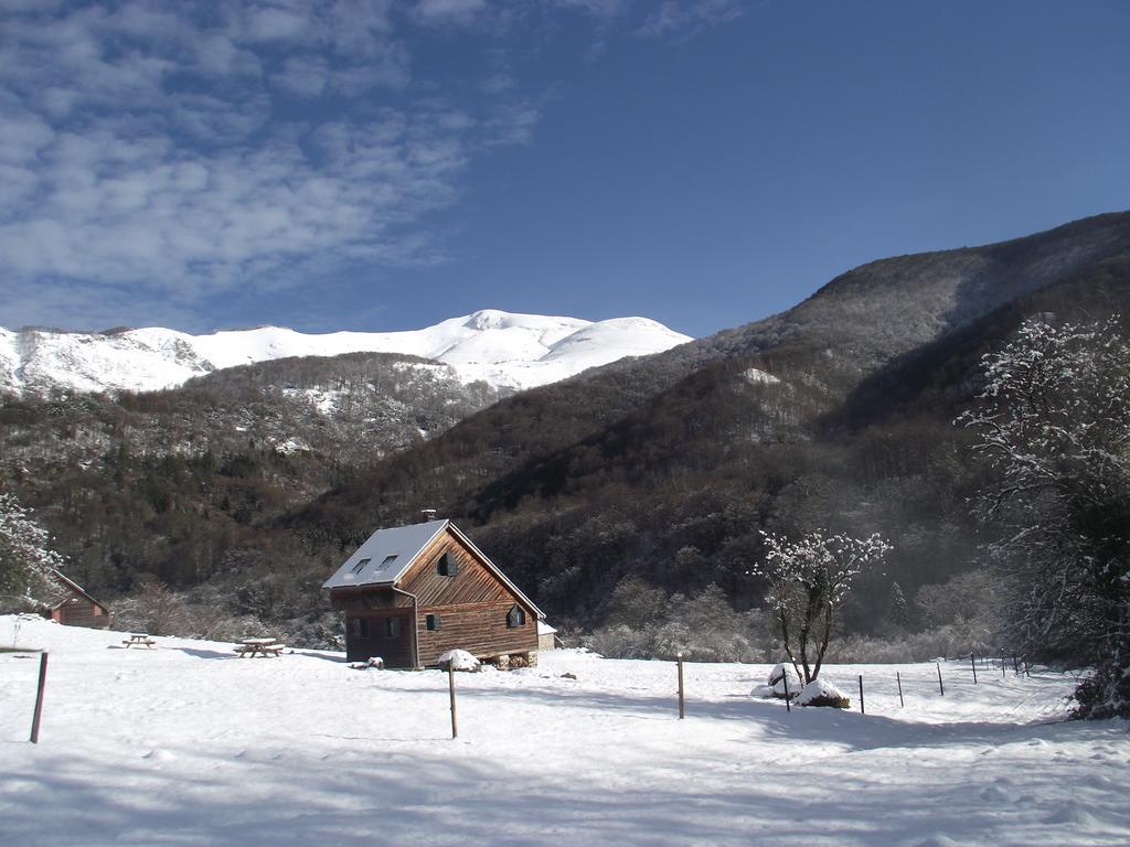 Les Chalets De La Foret D'Issaux Osse-en-Aspe Zewnętrze zdjęcie